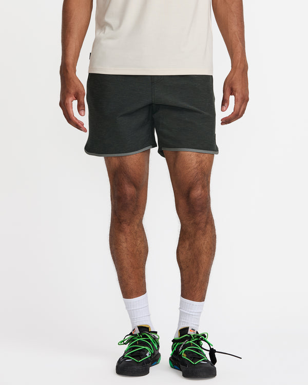 Rvca Yogger Hybrid 17" Short