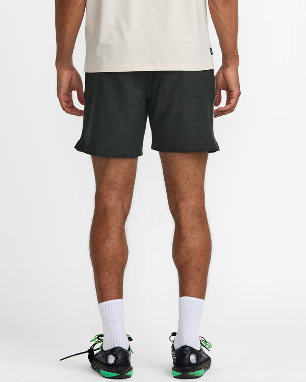 Rvca Yogger Hybrid 17" Short