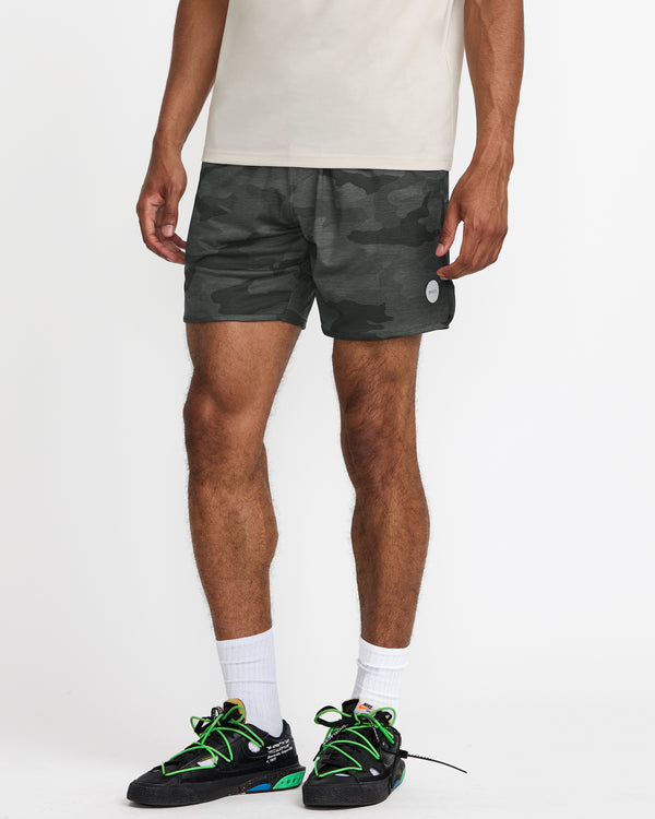 Rvca Yogger Recover 17" Short
