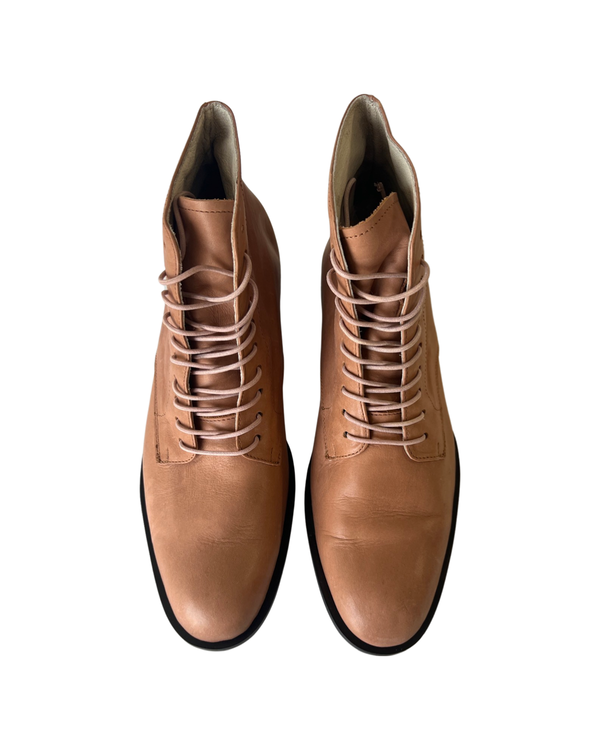 ryan roche ROSE SABLE LEATHER LACE UP BOOT SIZE 40