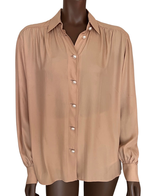 ryan roche Silk blouse with puff sleeve and pearl buttons in Adobe
