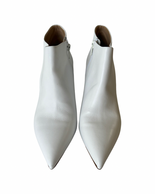 Ryan Roche WHITE LOW ANKLE BOOT WITH STACKED HEEL SIZE 39 And 40