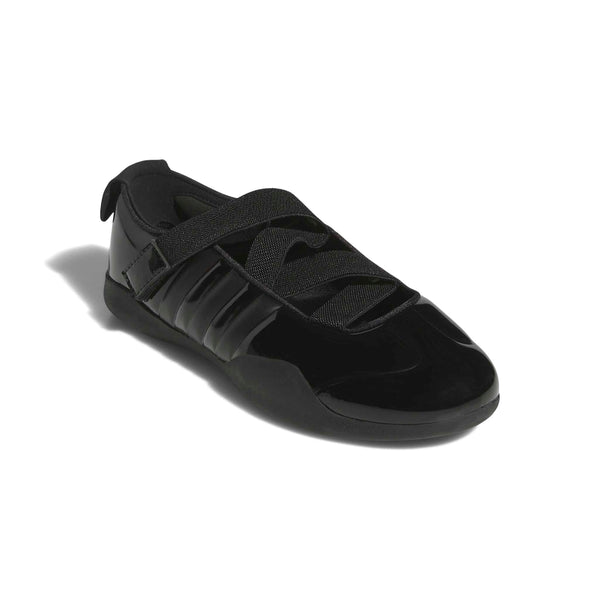 S.b. Concept Adidas X CLOT Taekwondo By Caroline Hu Core Black · Carbon