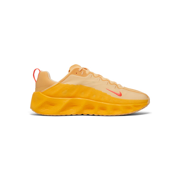 s.b. concept Nike Ava Rover Celestial gold · Bright crimson