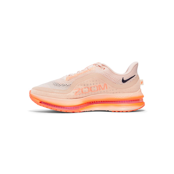 S.b. Concept Nike Pegasus Premium Washed Coral · Gridiron · Hyper Orange