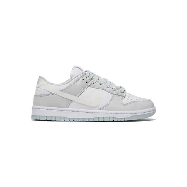 s.b. concept Nike Womens Dunk Low Photon dust · White · Blue ice