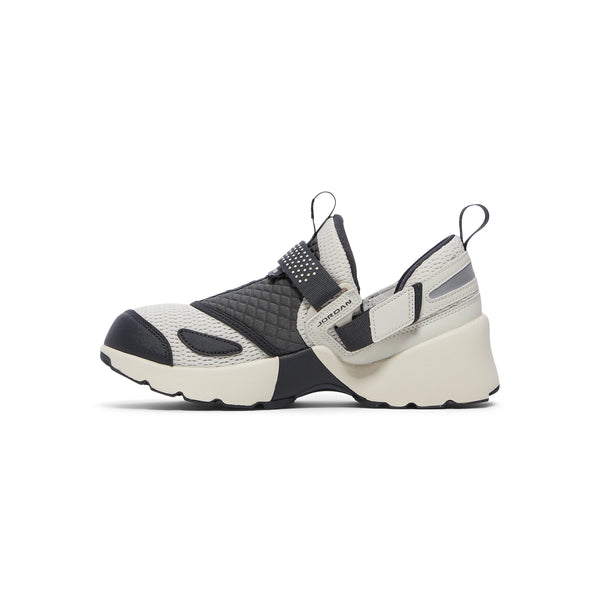 S.b. Concept Nike Womens Jordan Trunner LX Light Orewood Brown · Anthracite