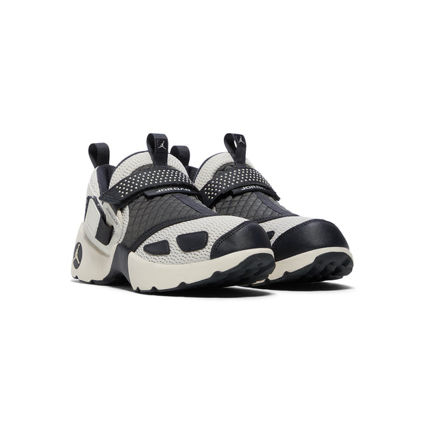 S.b. Concept Nike Womens Jordan Trunner LX Light Orewood Brown · Anthracite