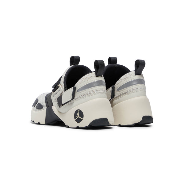 S.b. Concept Nike Womens Jordan Trunner LX Light Orewood Brown · Anthracite