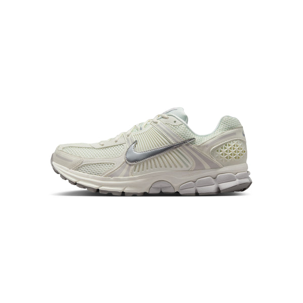 S.b. Concept Nike Zoom Vomero 5 Sail · Metallic Silver · Vast Grey