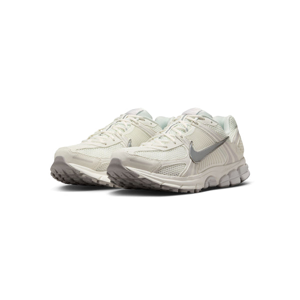 S.b. Concept Nike Zoom Vomero 5 Sail · Metallic Silver · Vast Grey