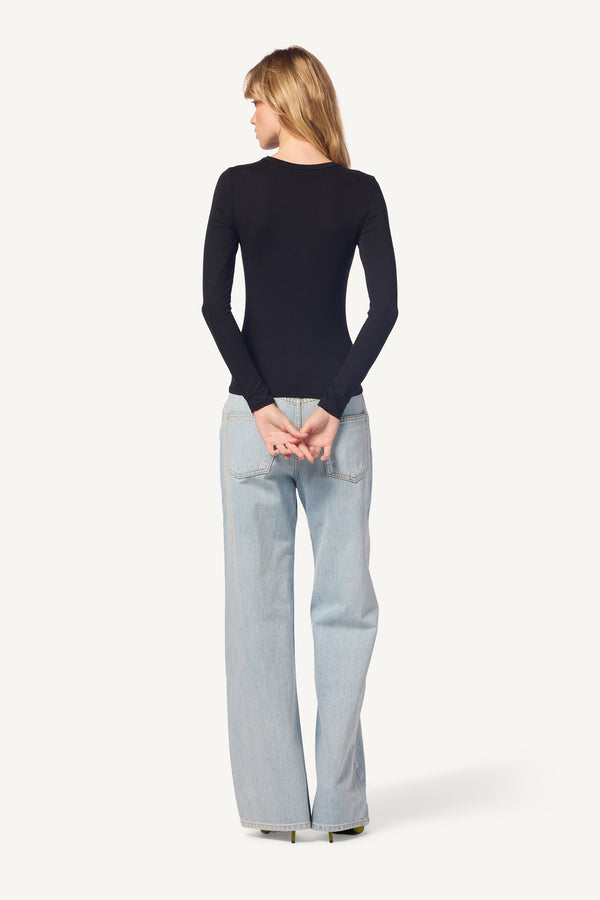 Sablyn QUINCY L/S FITTED SANDWASHED FITTED CREWNECK | BLACK