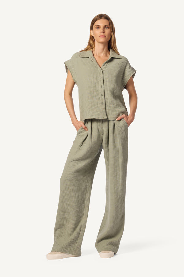 Sablyn CALEB SHORT SLEEVE BUTTON DOWN | EUCALYPTUS