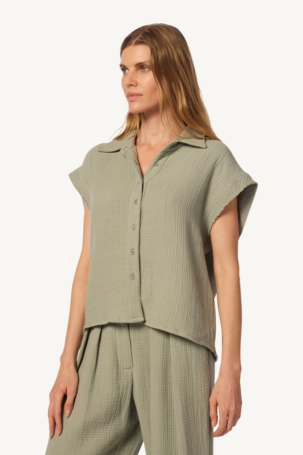 sablyn CALEB SHORT SLEEVE BUTTON DOWN | EUCALYPTUS