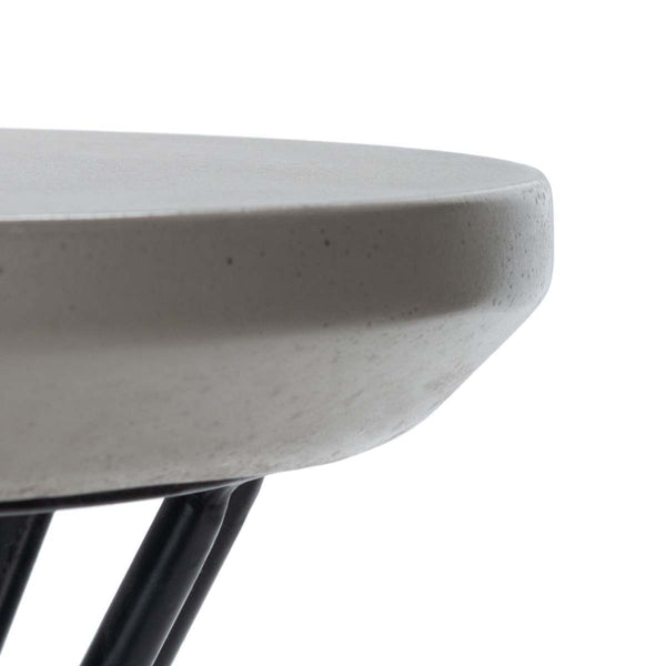 Safavieh Akiko Concrete Accent Table | Safavieh - VNN1028