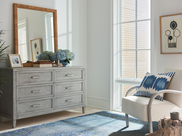 Safavieh Escape Long Key Mirror | Universal Furniture - 83305M