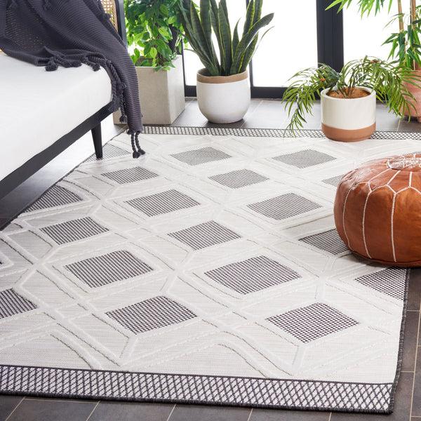 Safavieh Safavieh Cabana Collection CBN420Z - Ivory / Black
