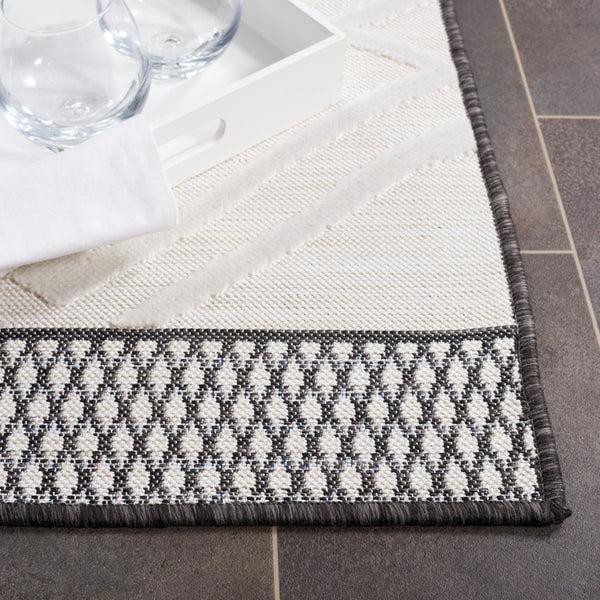 Safavieh Safavieh Cabana Collection CBN420Z - Ivory / Black