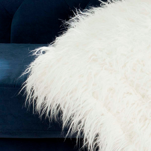 Safavieh Cuddle Throw | Safavieh - THR704