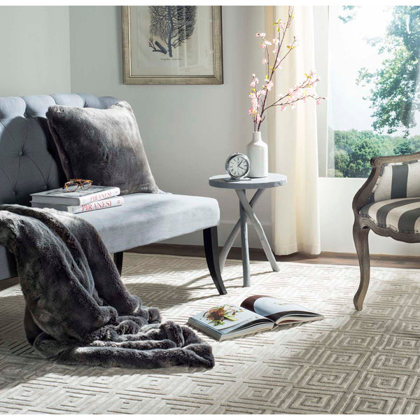 Safavieh Faux Silver Throw | Safavieh - THR706