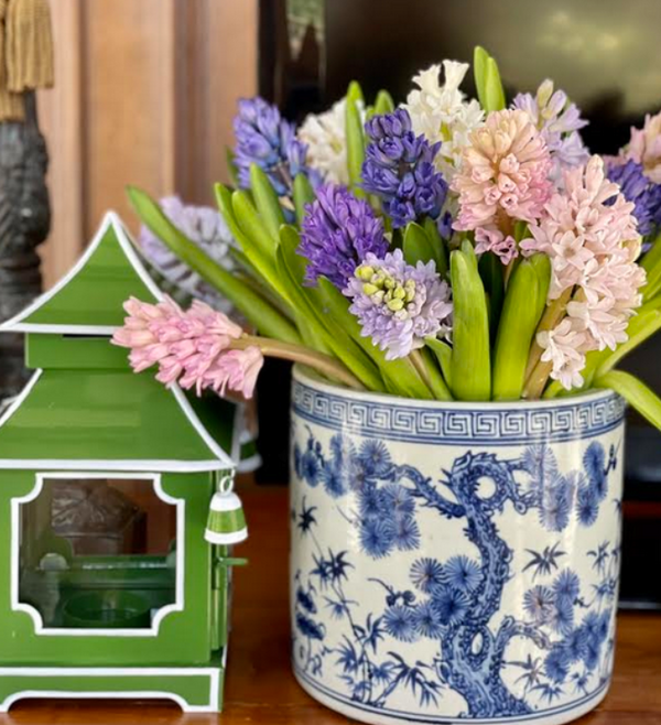 Safavieh Plum Blossom Round Planter