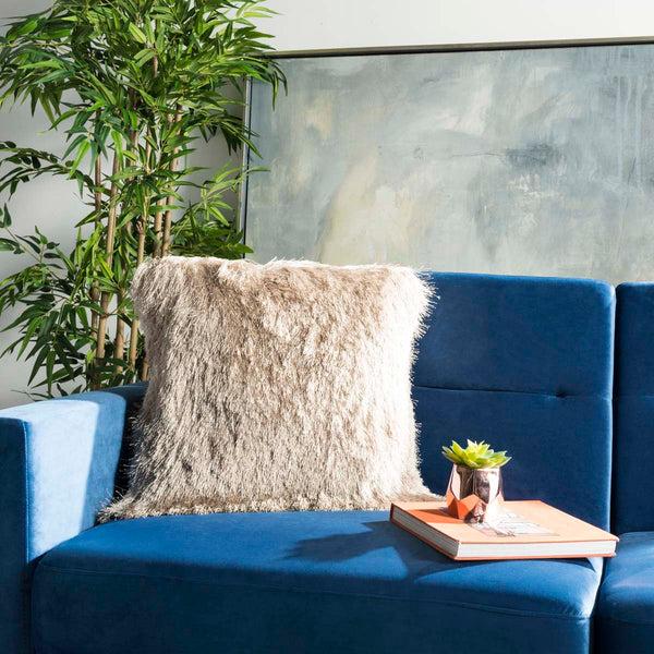 Safavieh Safavieh Chic Shag Pillow Beige