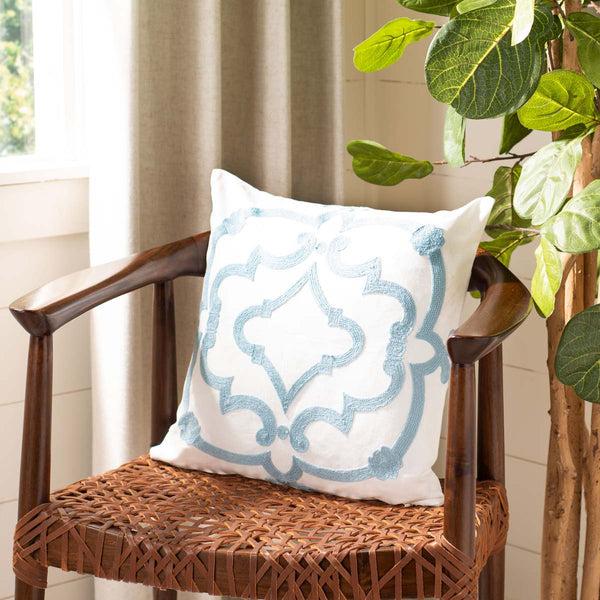 Safavieh Safavieh Daciana Pillow - White/Blue