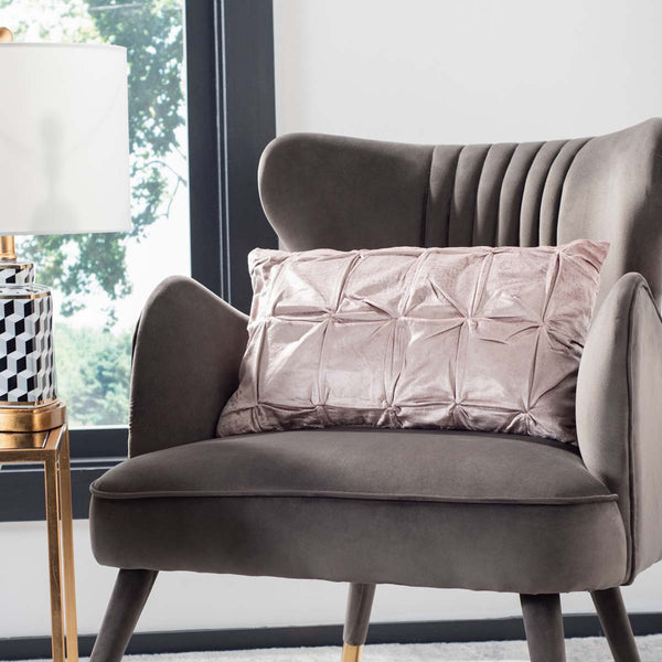 Safavieh Safavieh Trinz Pillow - Blush