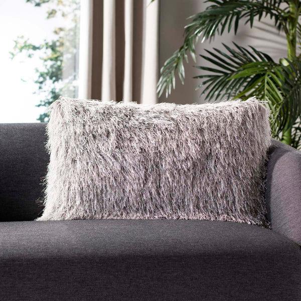 Safavieh Safavieh Shag Modish Metallic Pillow - Metallic Silver