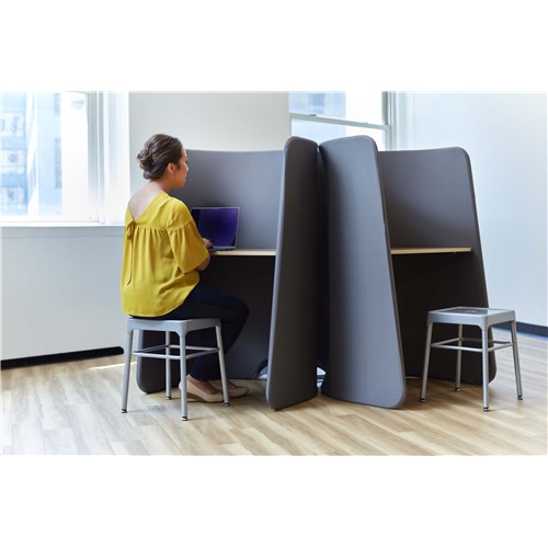 Safco Roam™ Touchdown Workstation