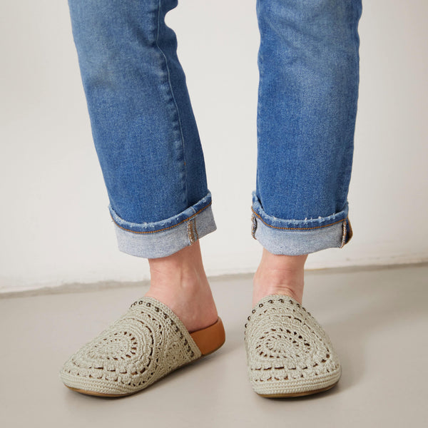 Sakroots Bolinas Clog Natural Grey Medallion