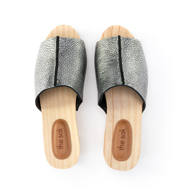 sakroots Ella Clog Sandal Dark Silver