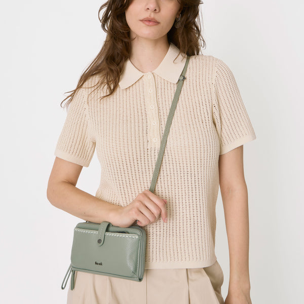 Sakroots Iris Smartphone Wallet Meadow