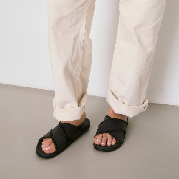 Sakroots Penelope Sandal Black