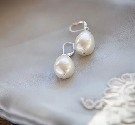 Salome Designs Girl With A Pearl Earrings - Silver