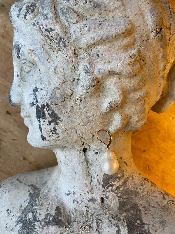 Salome Designs Penelope With A Pearl Earrings