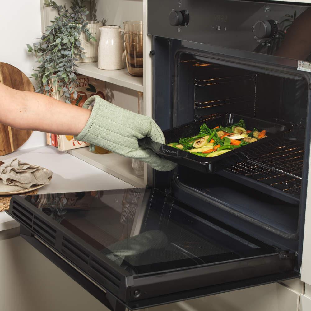 Salter Brilliance 30cm Roasting Tray - Vitreous Enamel