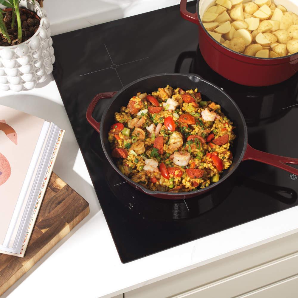 Salter Chester 26cm Cast Iron Frying Pan - Red - PFAS-free