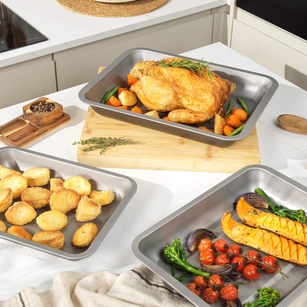 Salter Essentials 3-Piece Roasting Tray Set – 31/35/39 Cm