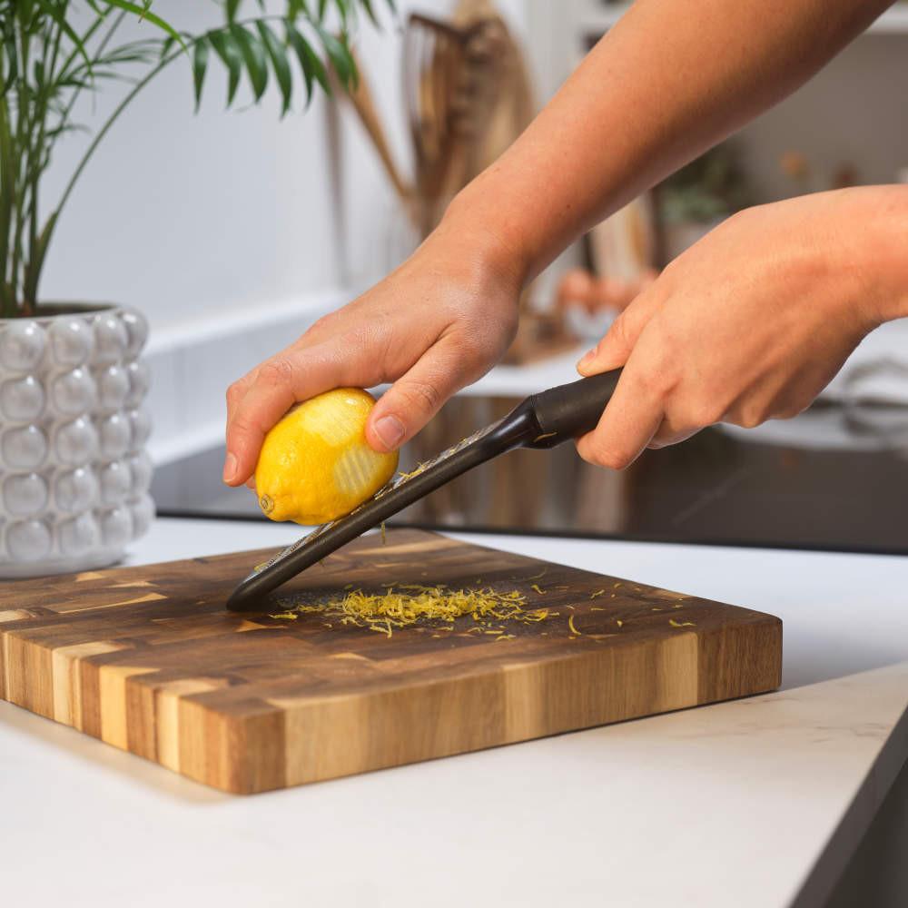 Salter Expert Kitchen Tool Set – Grater - Garlic Press - Peeler & Can Opener