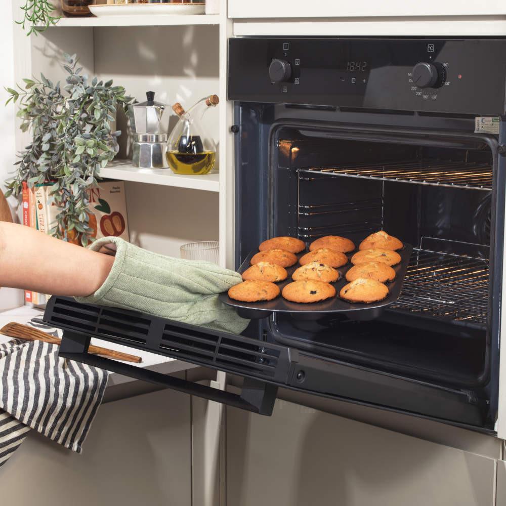 Salter Recycled 12-Cup Muffin Tray – 100% Recycled Carbon Steel Bakeware Non-Stick