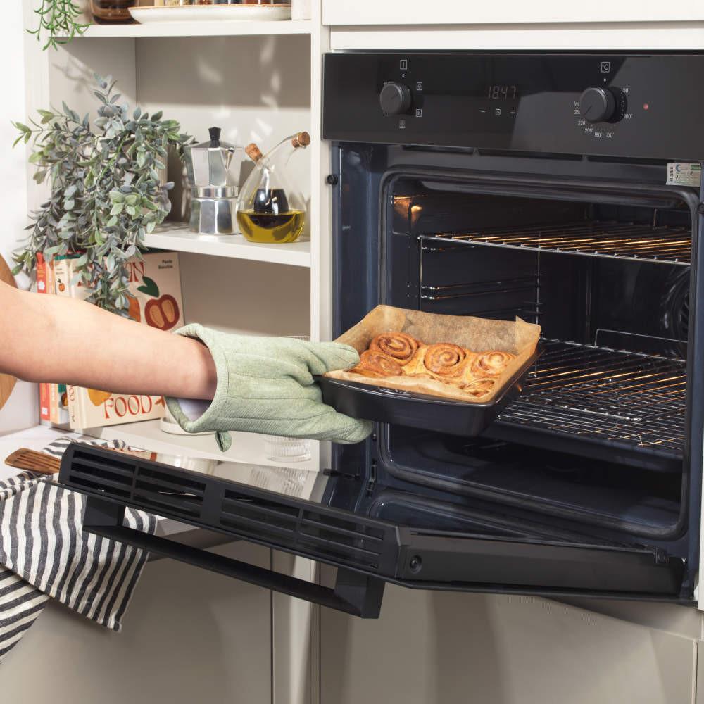 Salter Recycled 27 Cm Square Tin – 100% Recycled Carbon Steel Bakeware