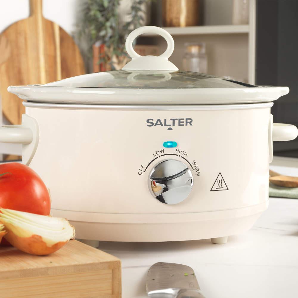 Salter Retro 3.5L Slow Cooker & Bamboo Chopping Board Set