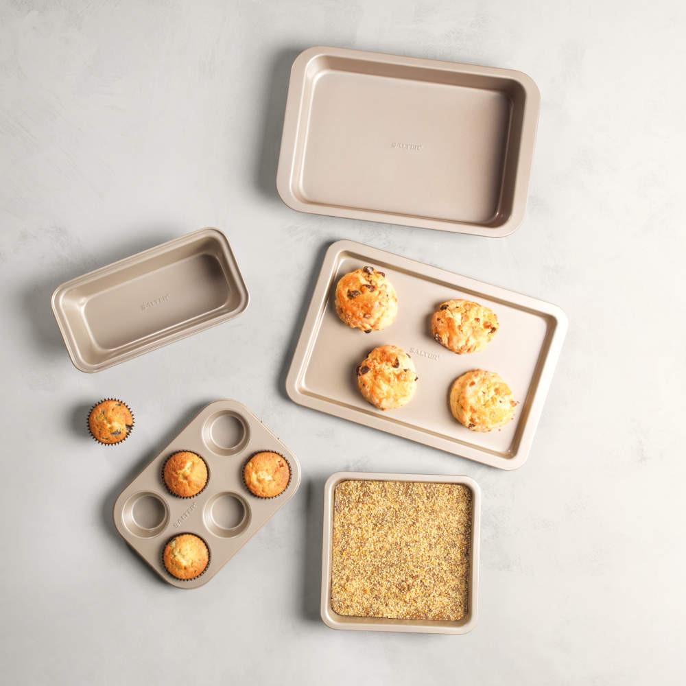 Salter Bakes 16 Piece Bakeware Set – Black/Gold
