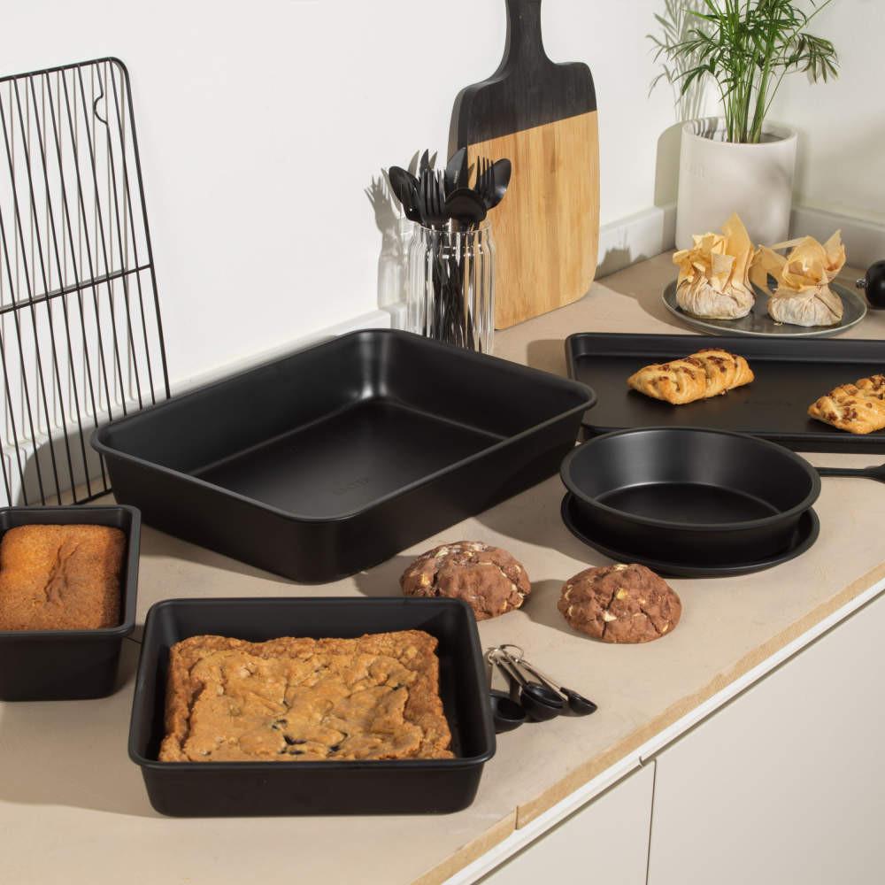 Salter Bakes 36cm Roasting Tin