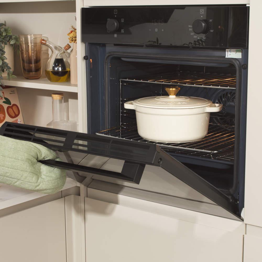 Salter Chester Cream Casserole Pot & Mills - PFAS-Free