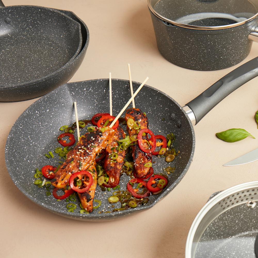 Salter Easy Pour 28cm Frying Pan