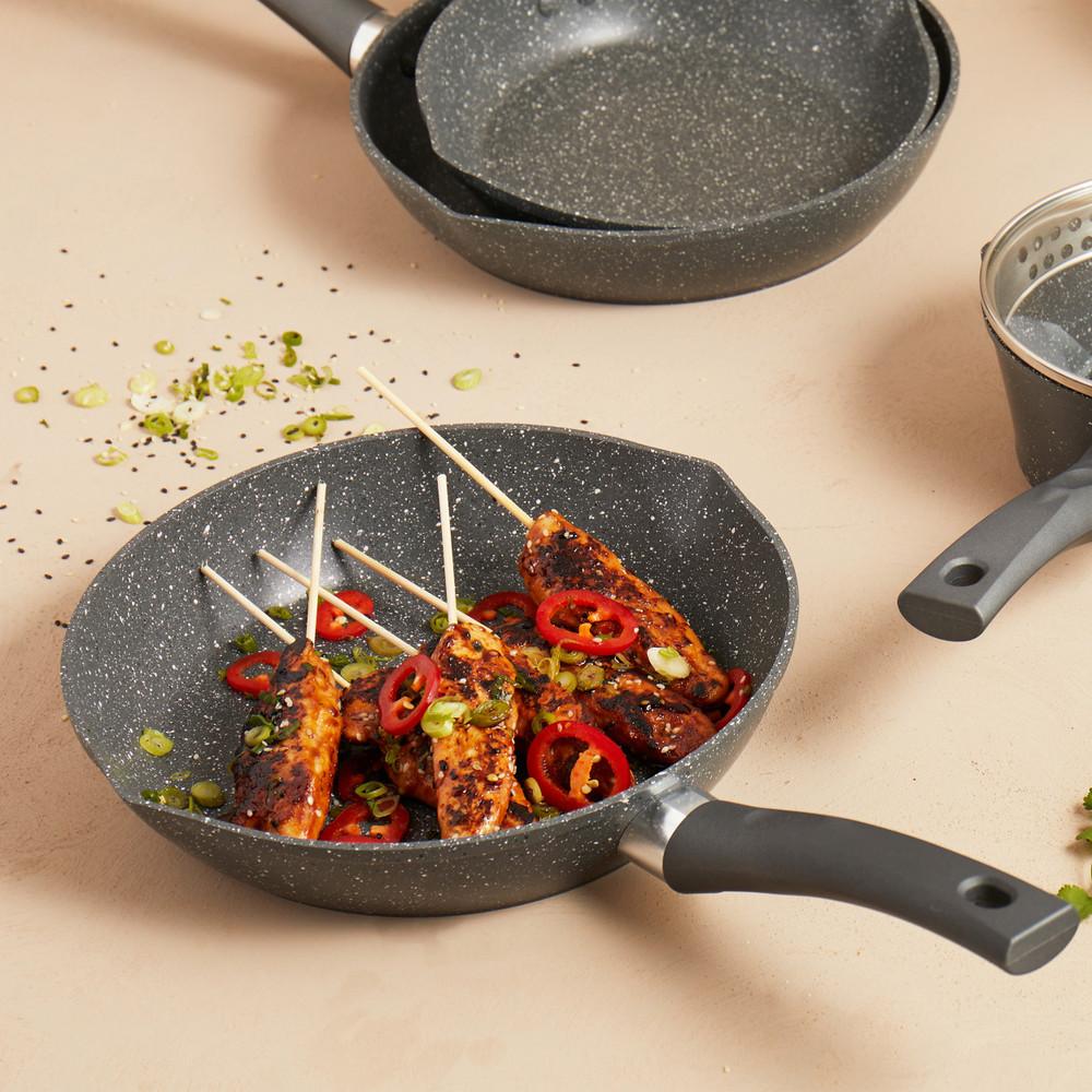 Salter Easy Pour 28cm Frying Pan