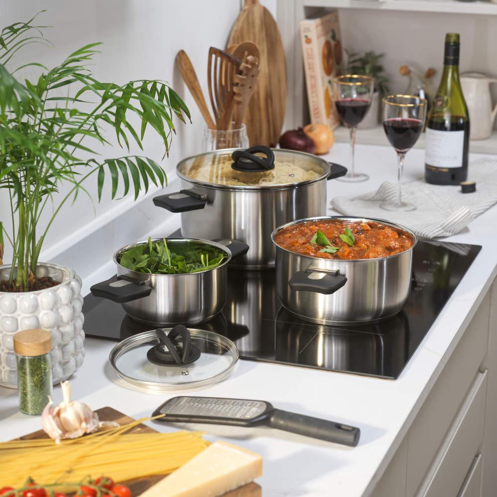 Salter Stackable 3-Piece Stockpot Set – 16/20/24 Cm