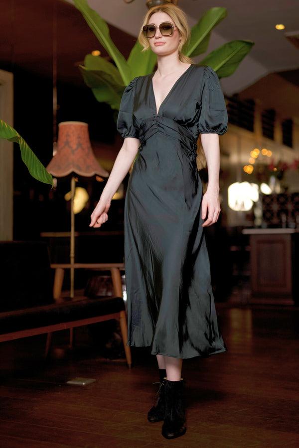 Salty Skin Satin Kleid Olive